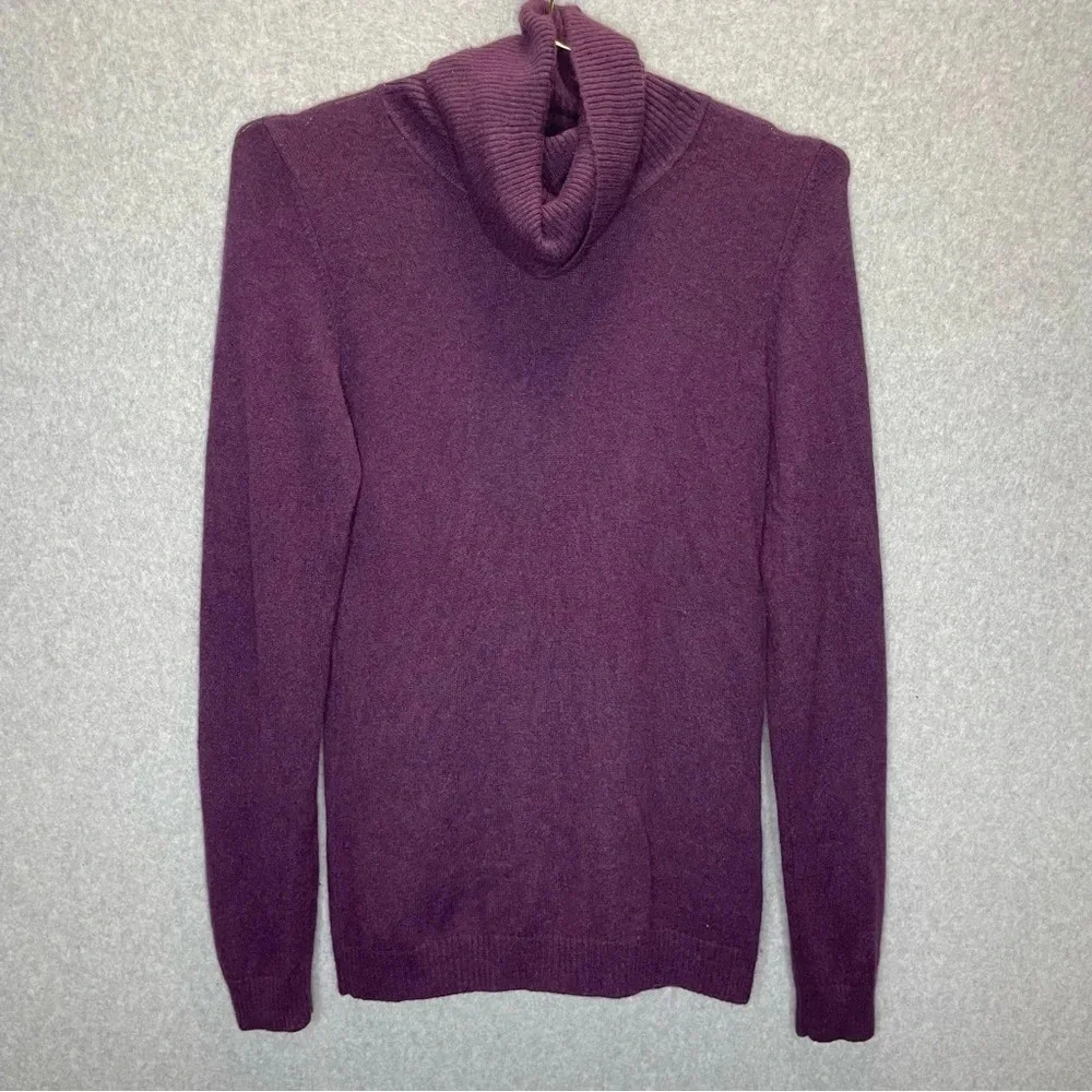 Isle 100% Cashmere Purple Turtle Neck Relaxed Fit Sweater